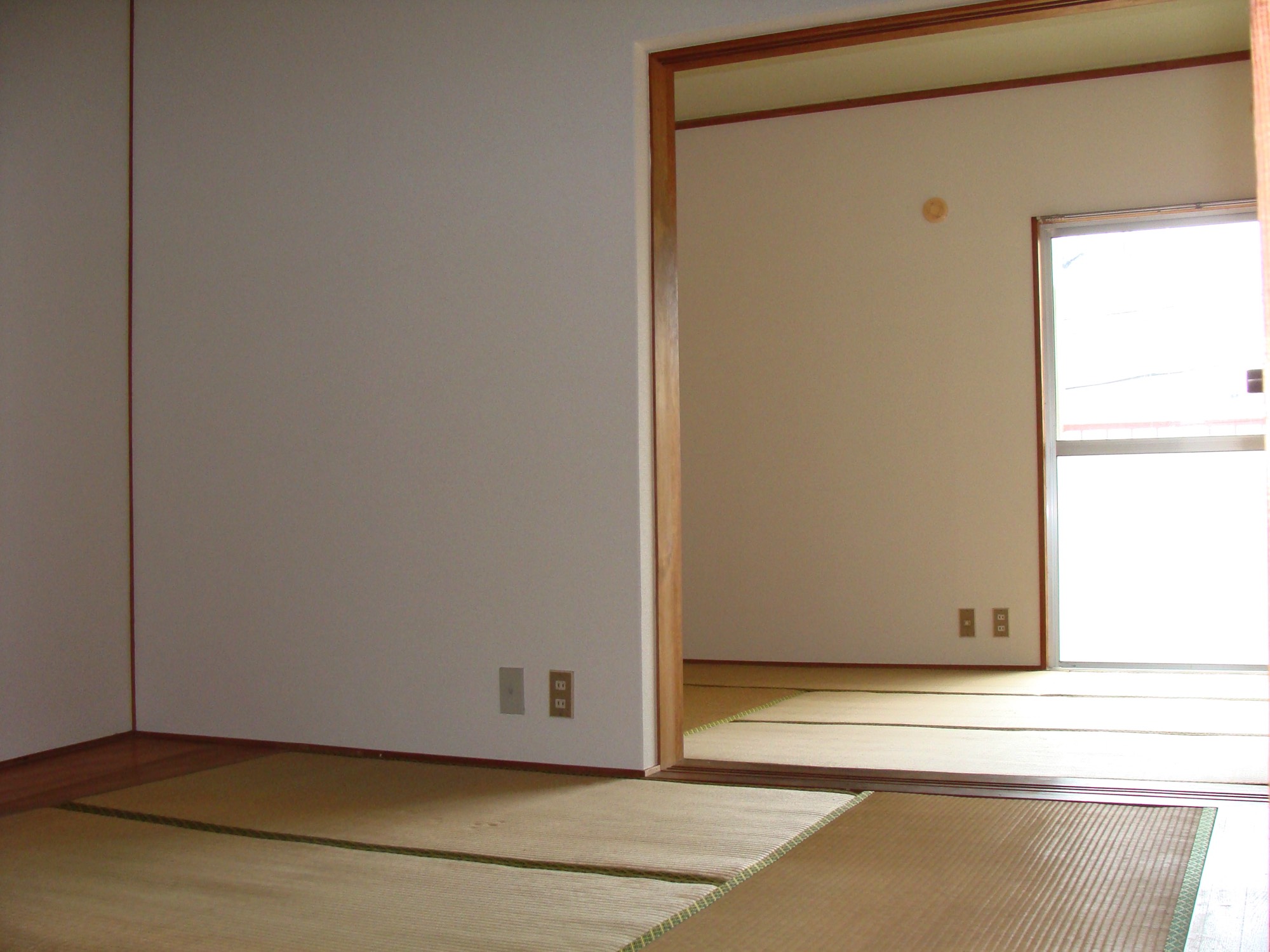 closet, basic lighting, air-condition